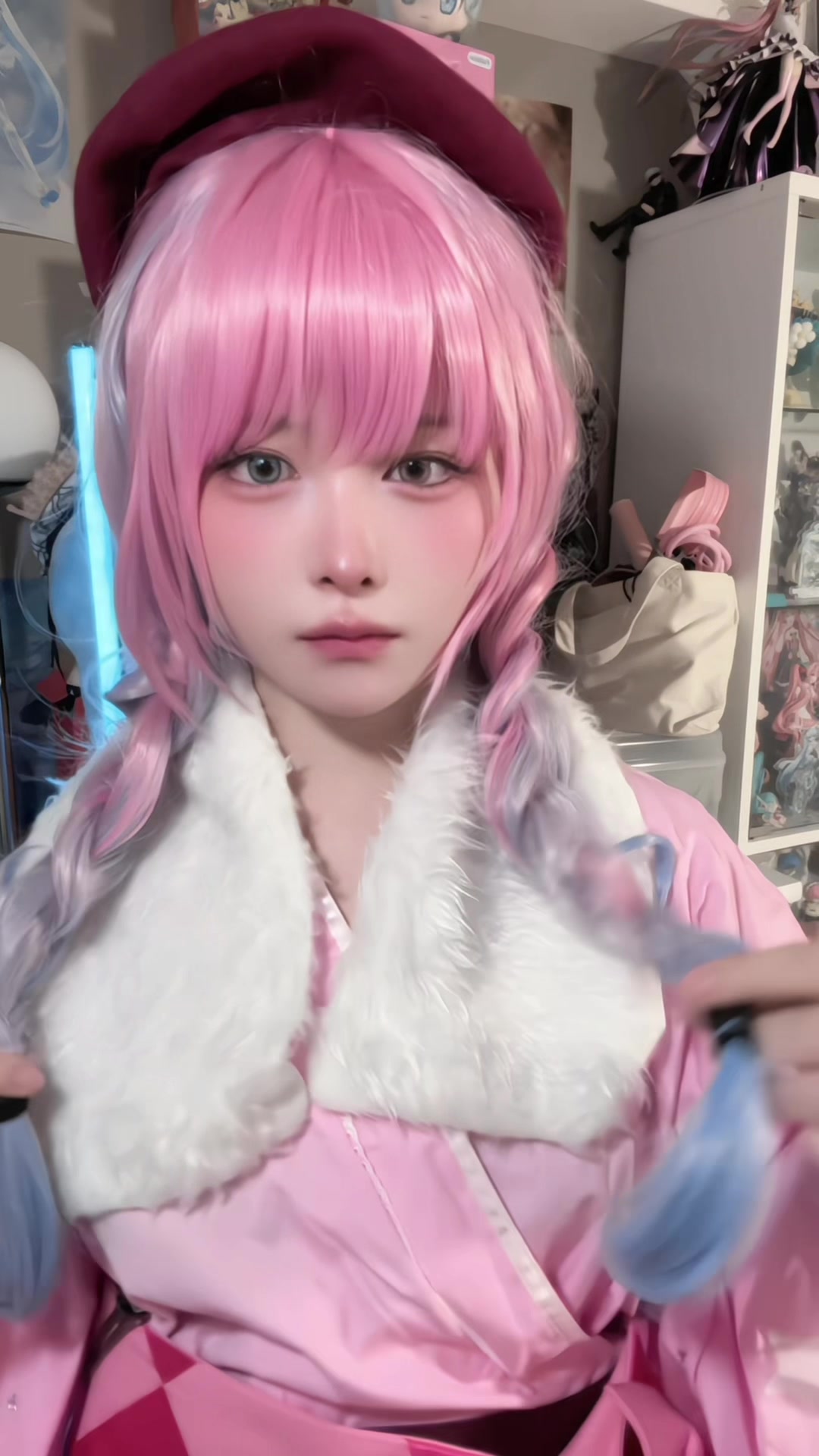 @かなで