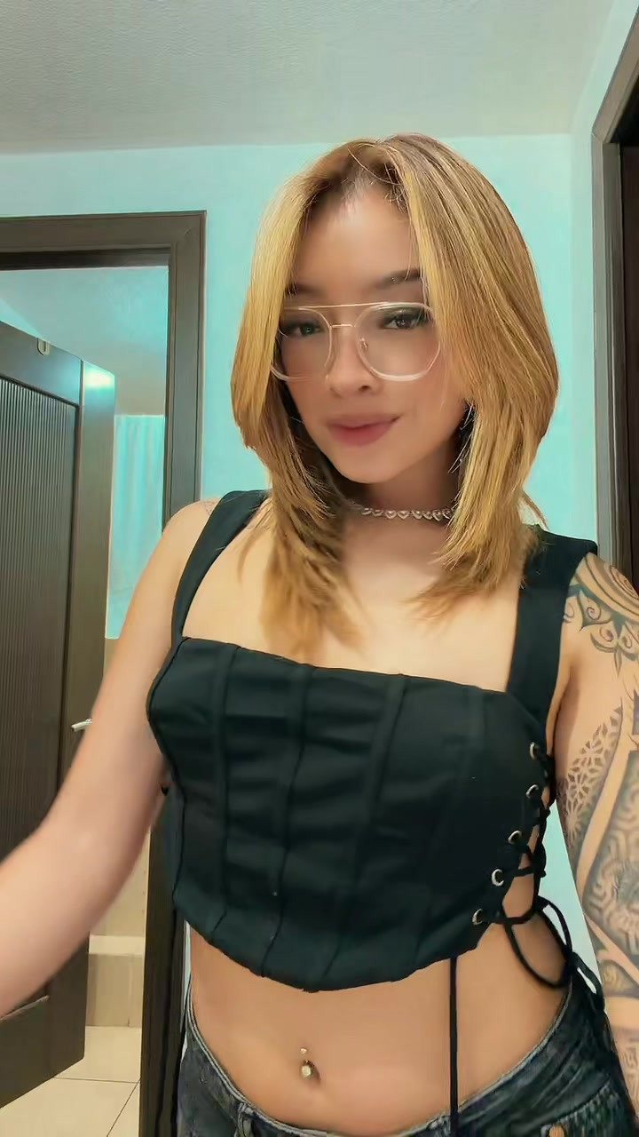 @Mitzy🖤