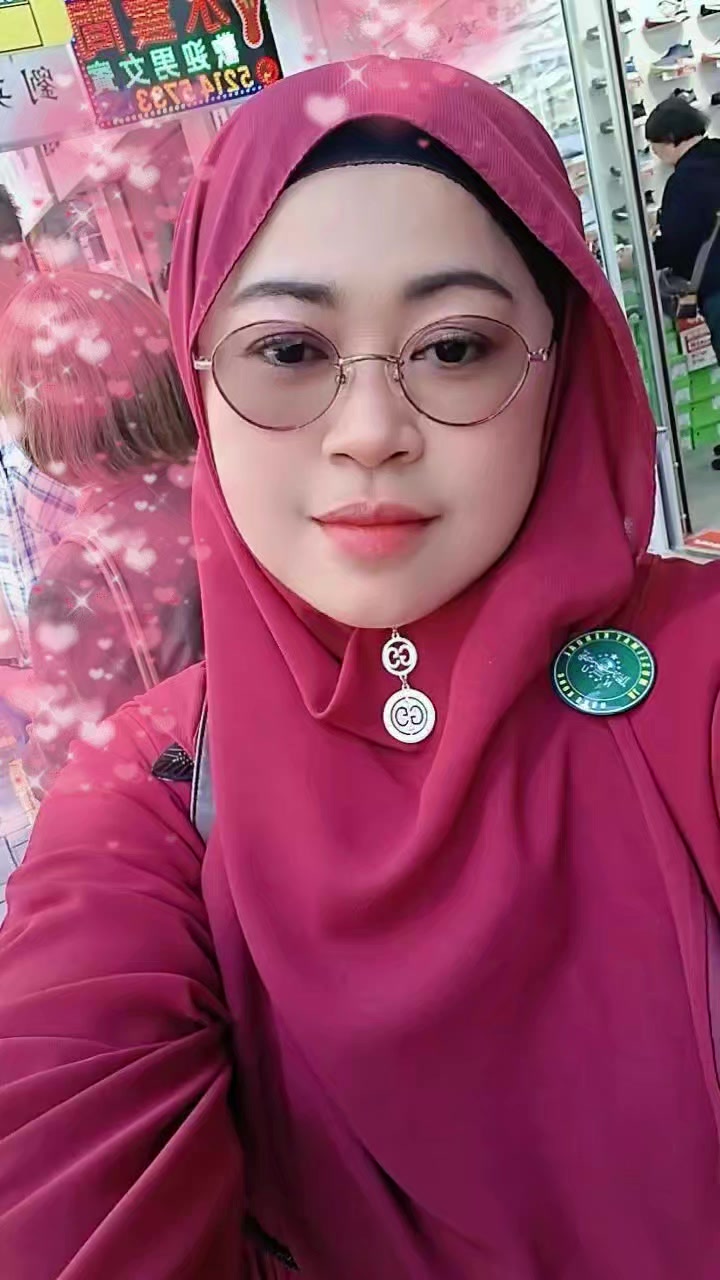 @Nur Huang 🇭🇰