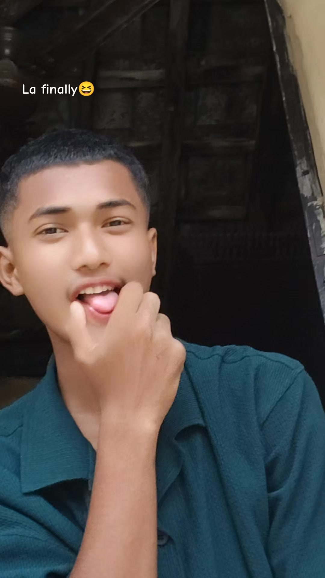 @AAKASH✨THARU🇳🇵