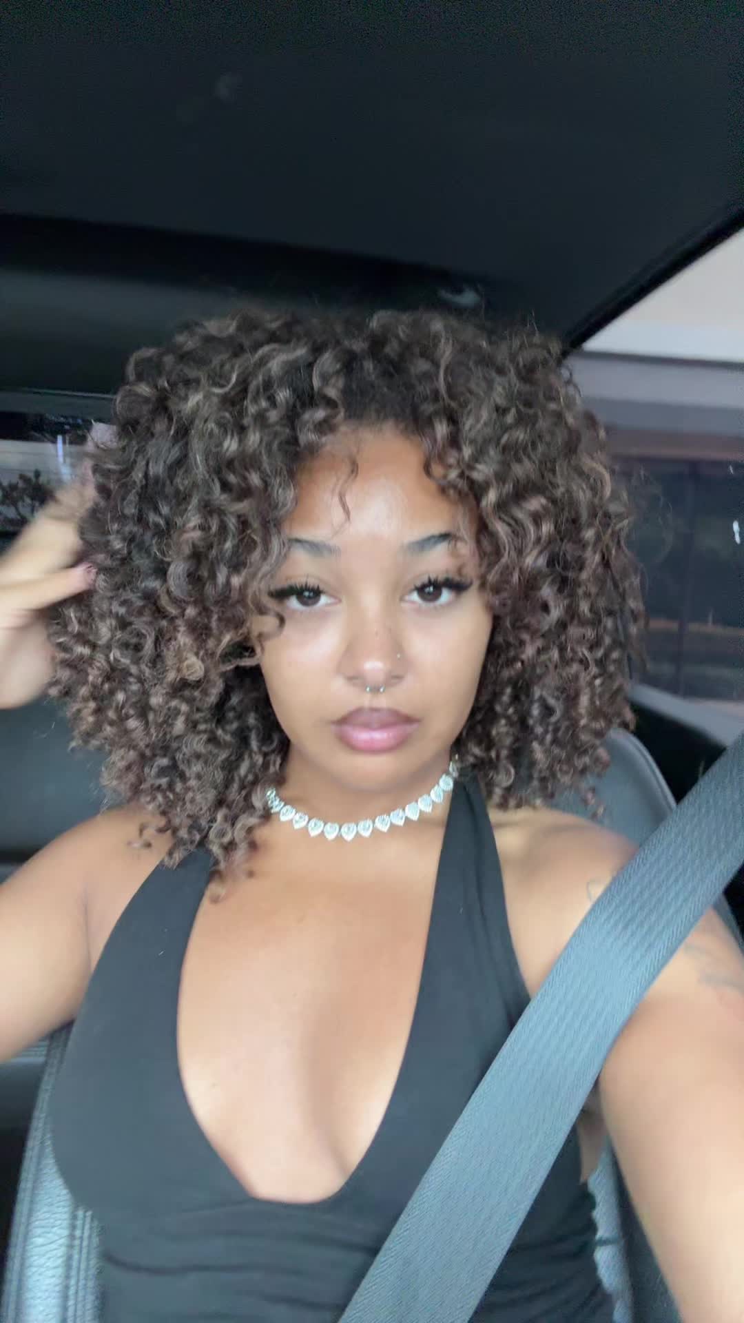 @🫦