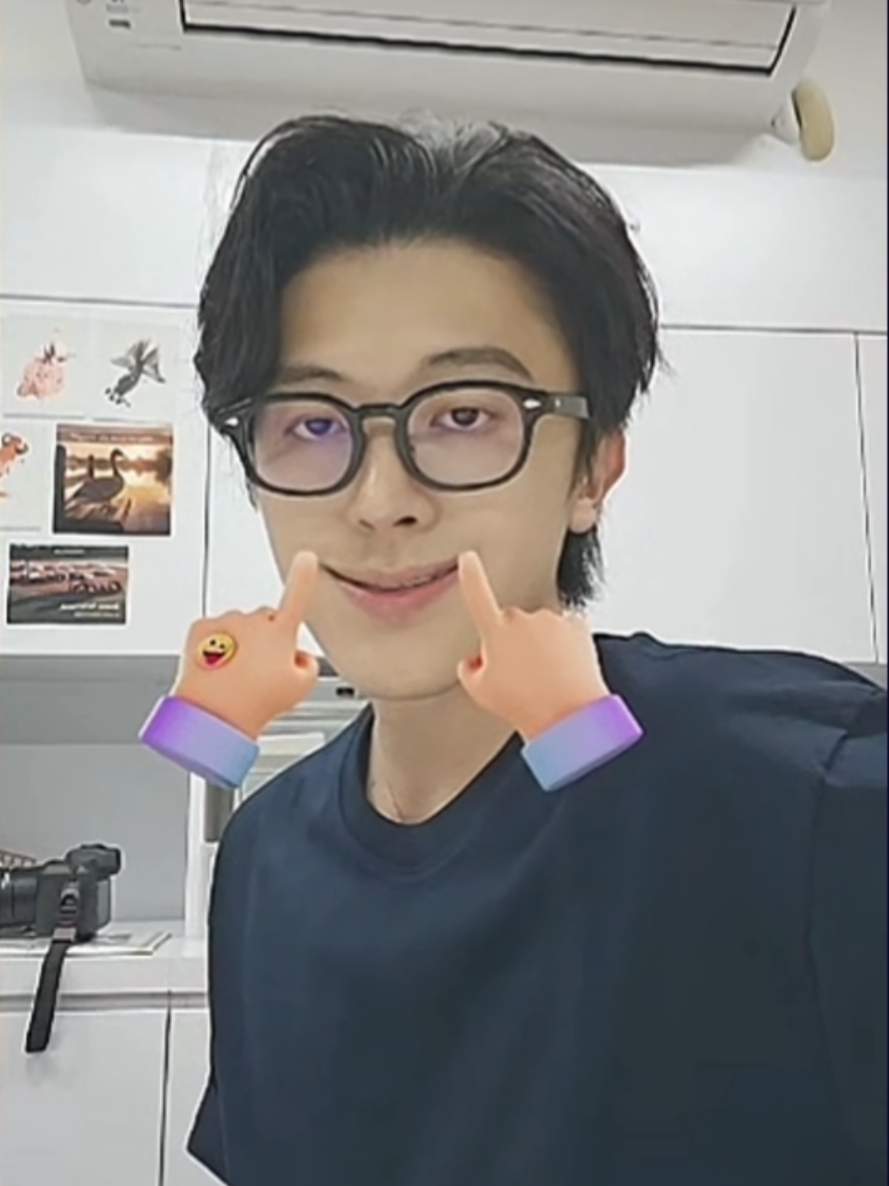 @Mooni