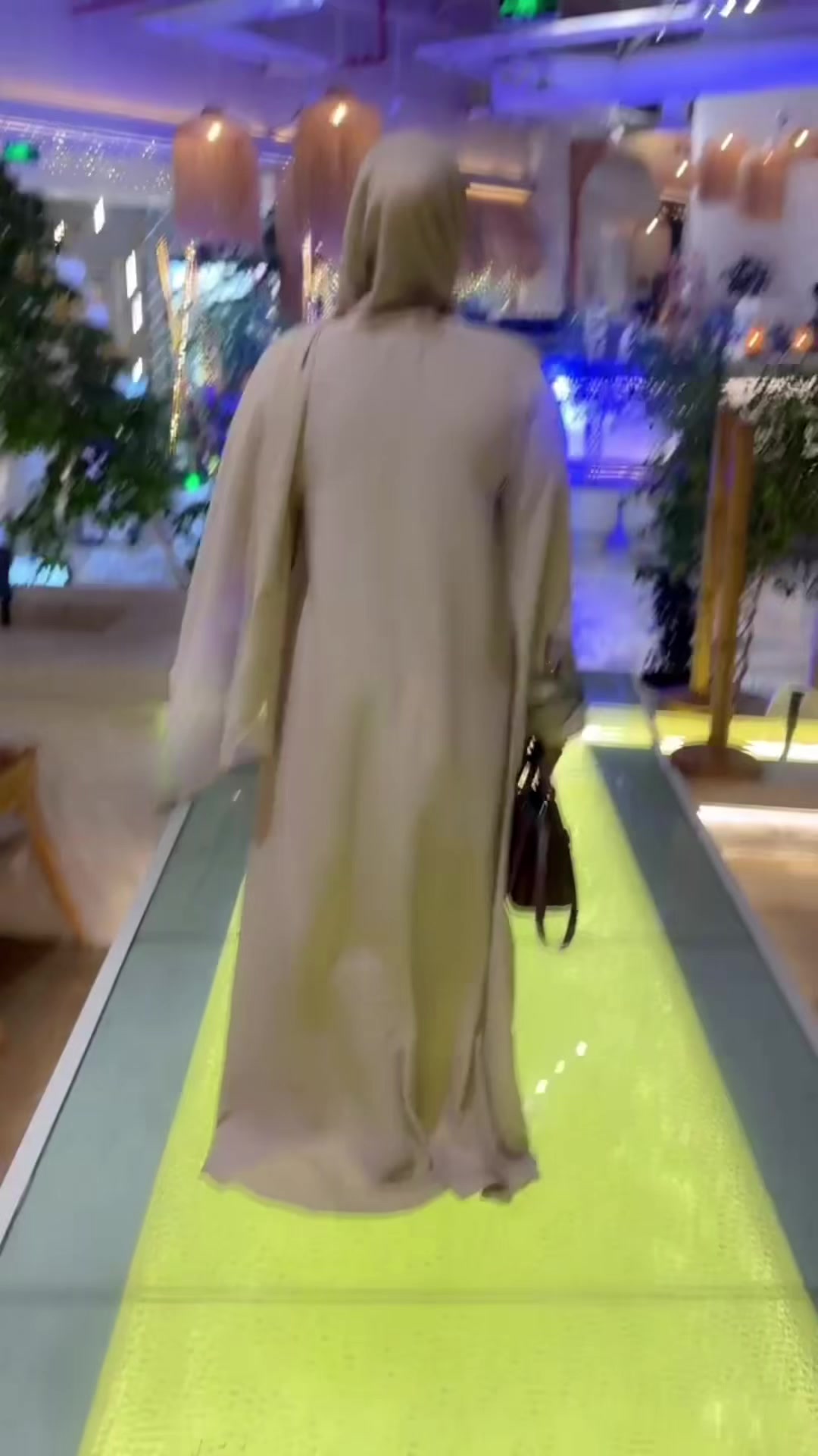 @dhunni__
