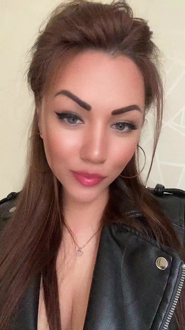 @brunetka🖤
