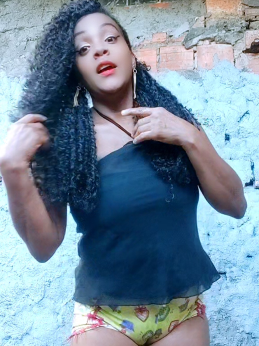 @Lucy a guria do short sexy