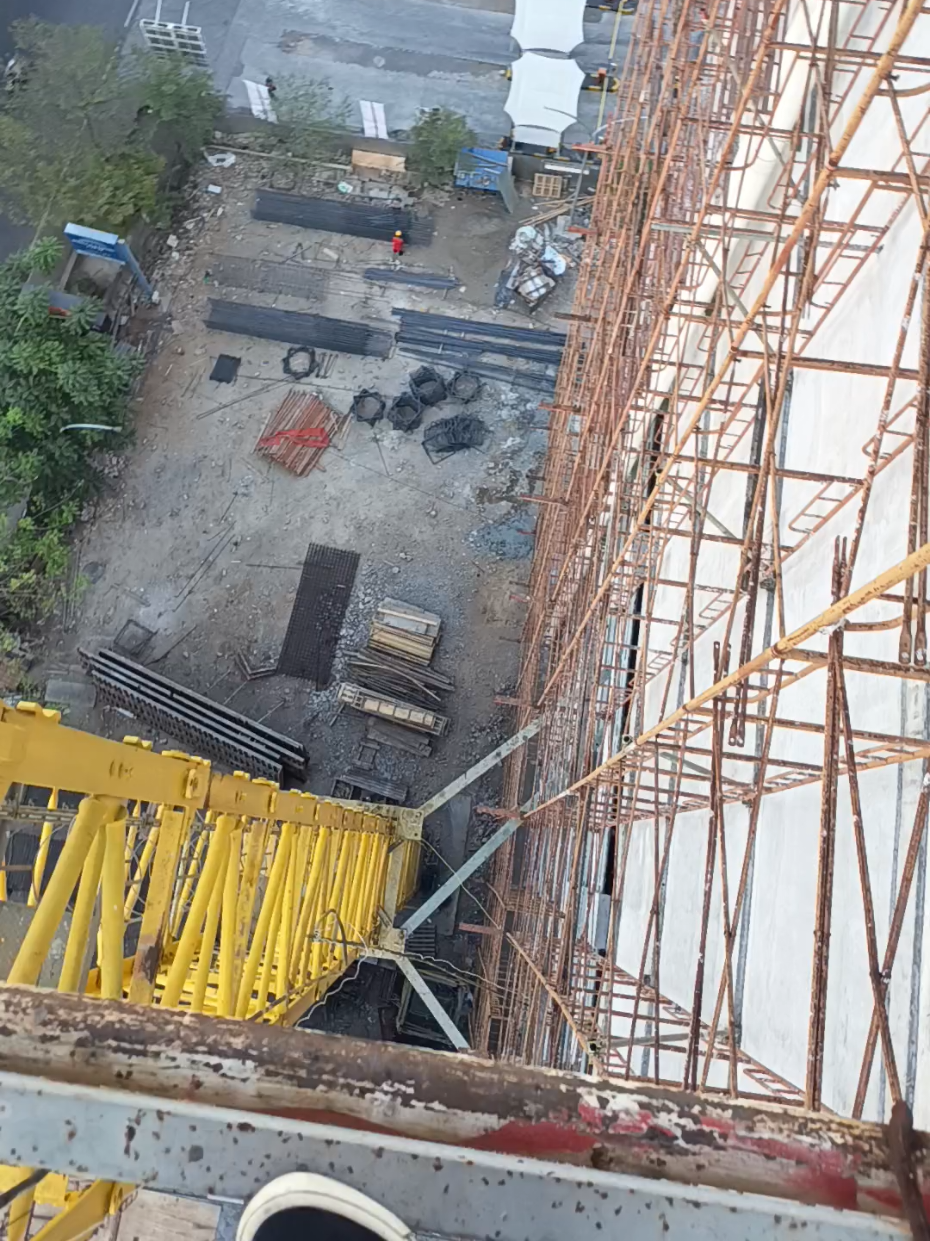 @Luvi towercrane 🏗👷🇮🇩