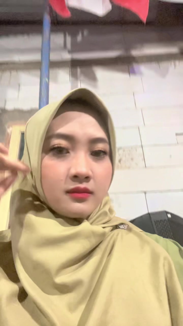 @Indah Khoerun Nisa, S. Pd 🌻 ♡
