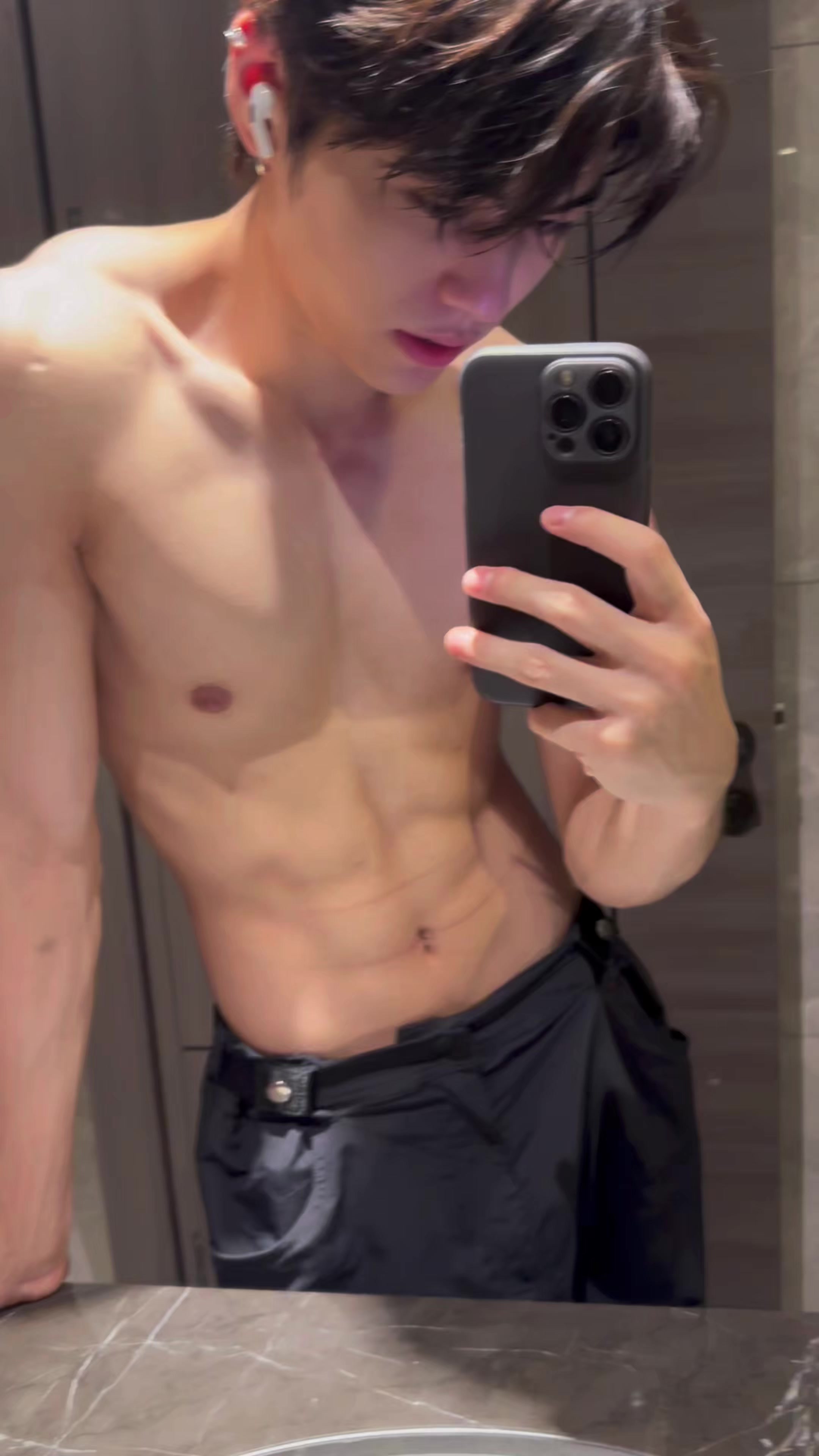 @LAIDOUYIN
