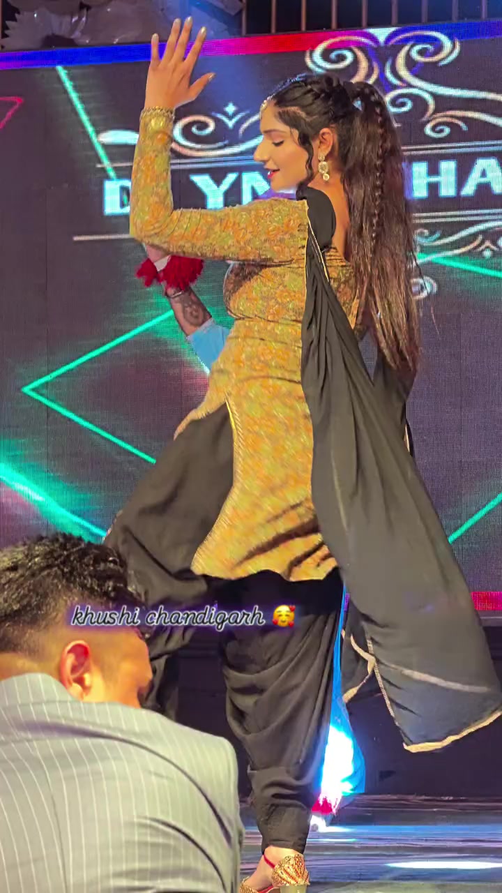 @Aj_Malika011