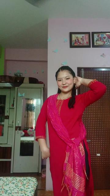 @लेआ गुरुङ