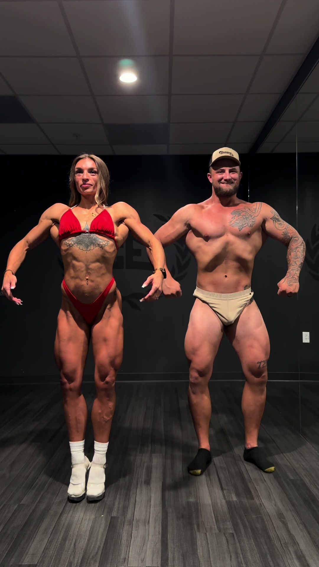 @Kay Swartz | Fitness • SAHM🖤