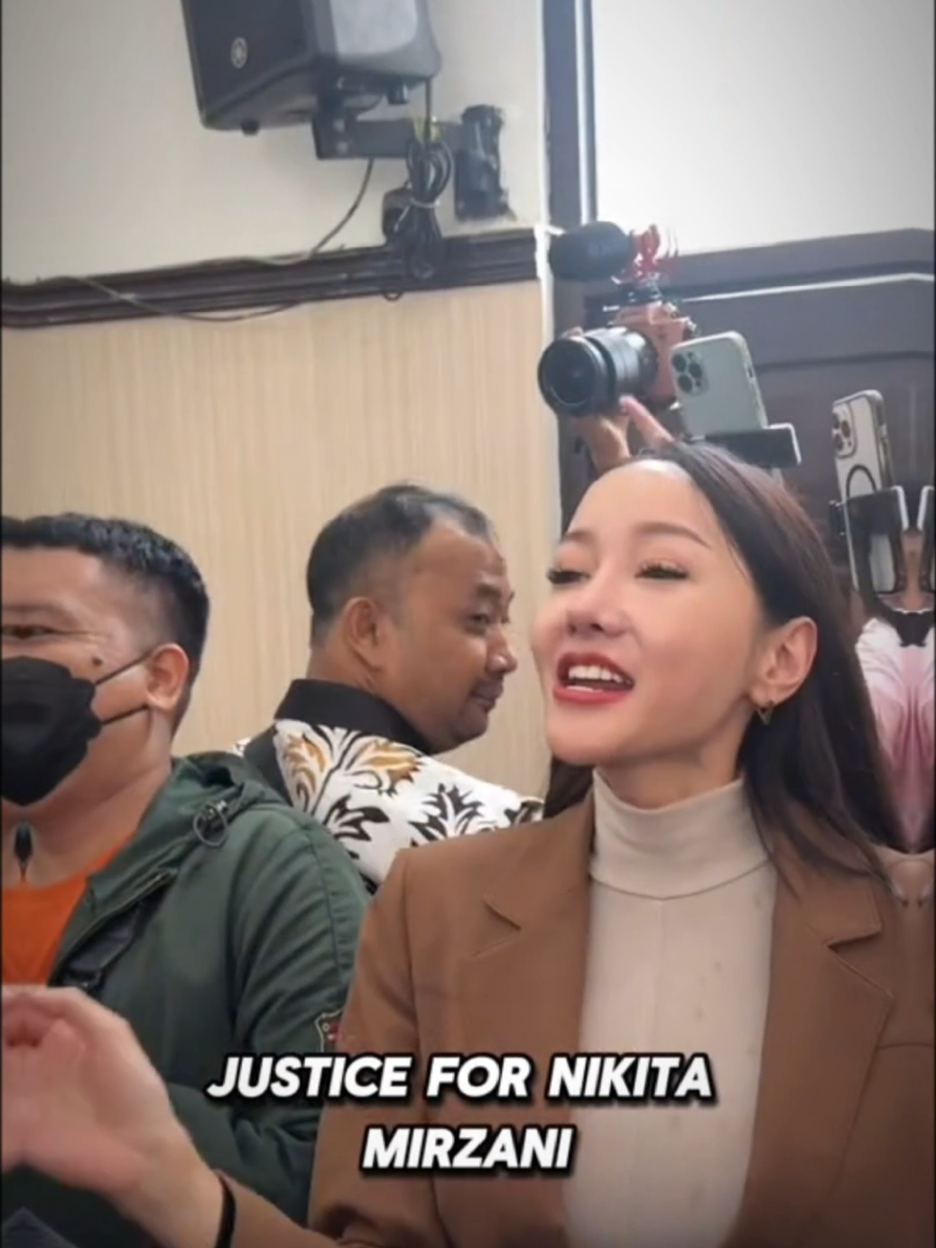 @justice for Nikita Mirzani