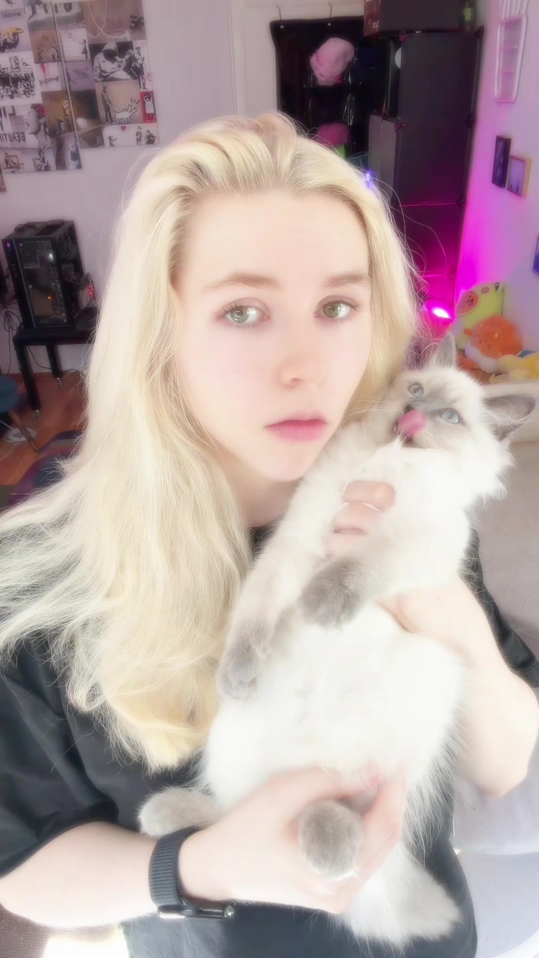 @Elina