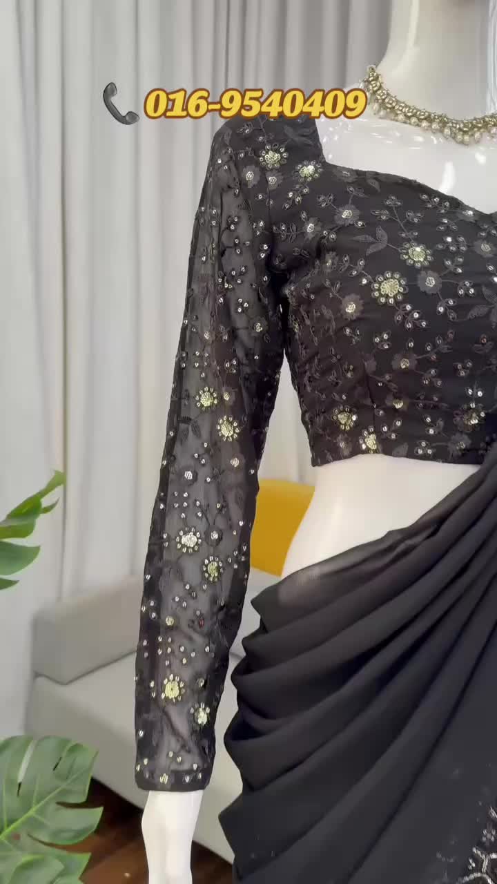 @Reekha's Collection🖤