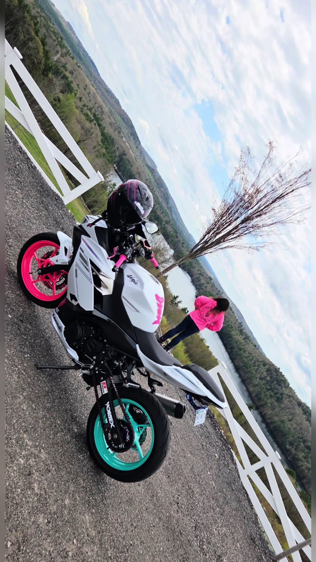 @mrs_moto 🫶🏼🏍️