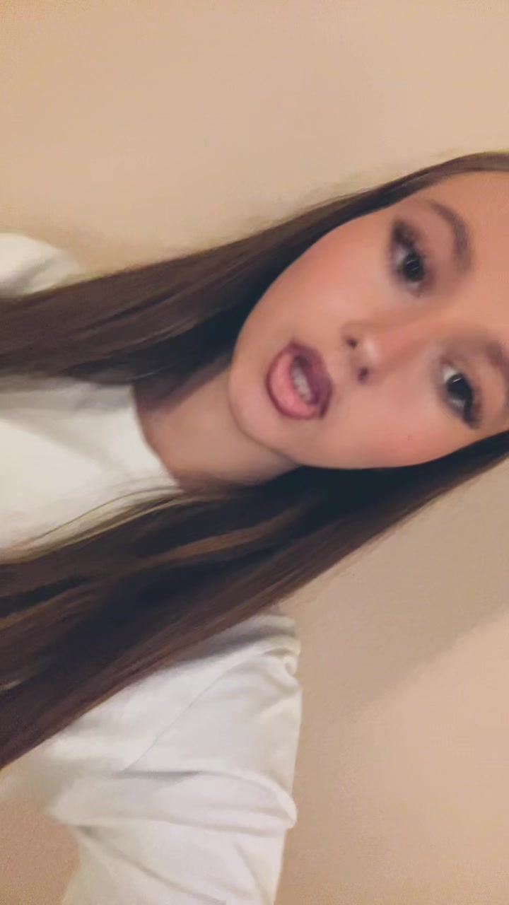 @🫐
