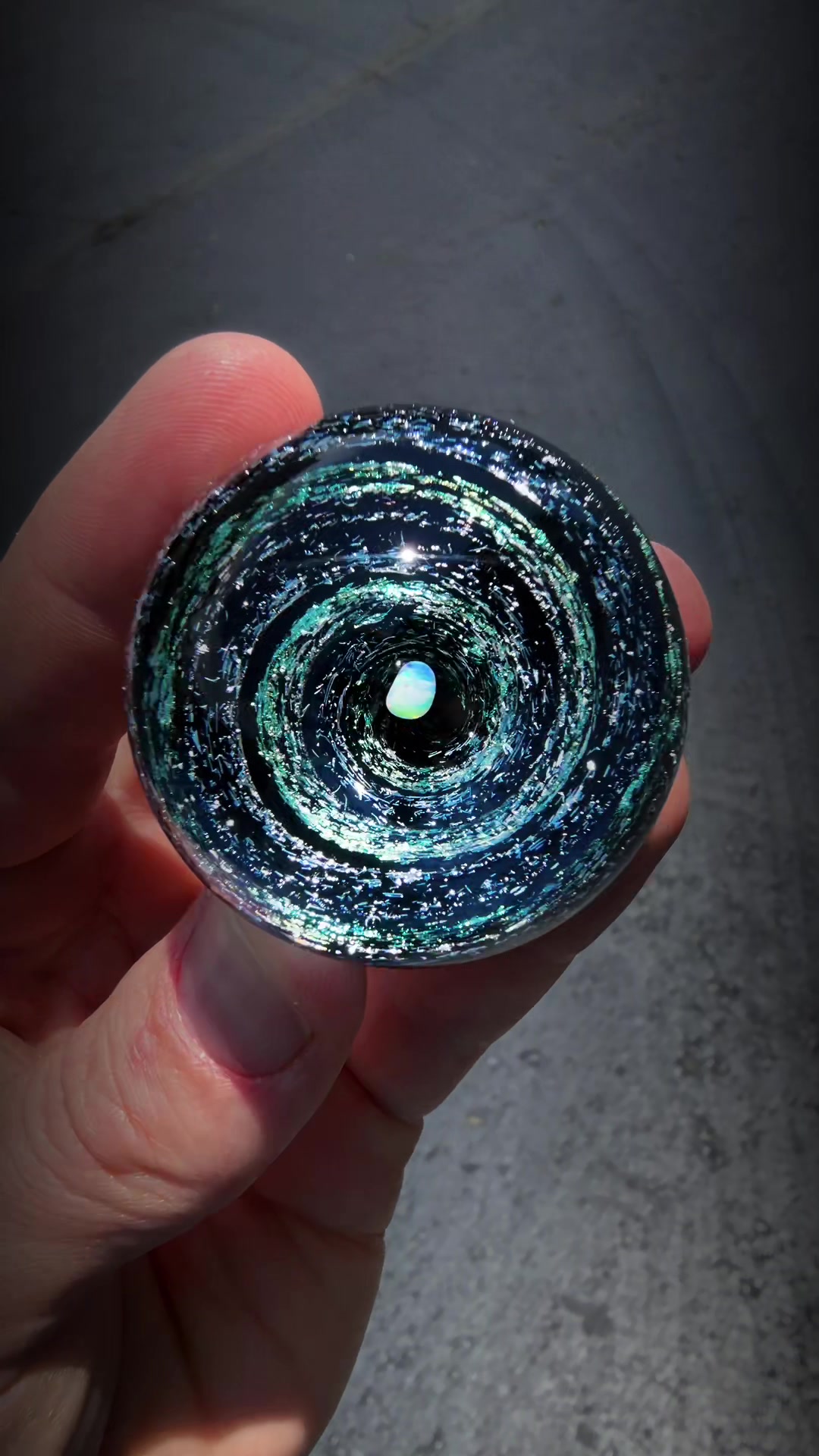 @Avenue_Glass