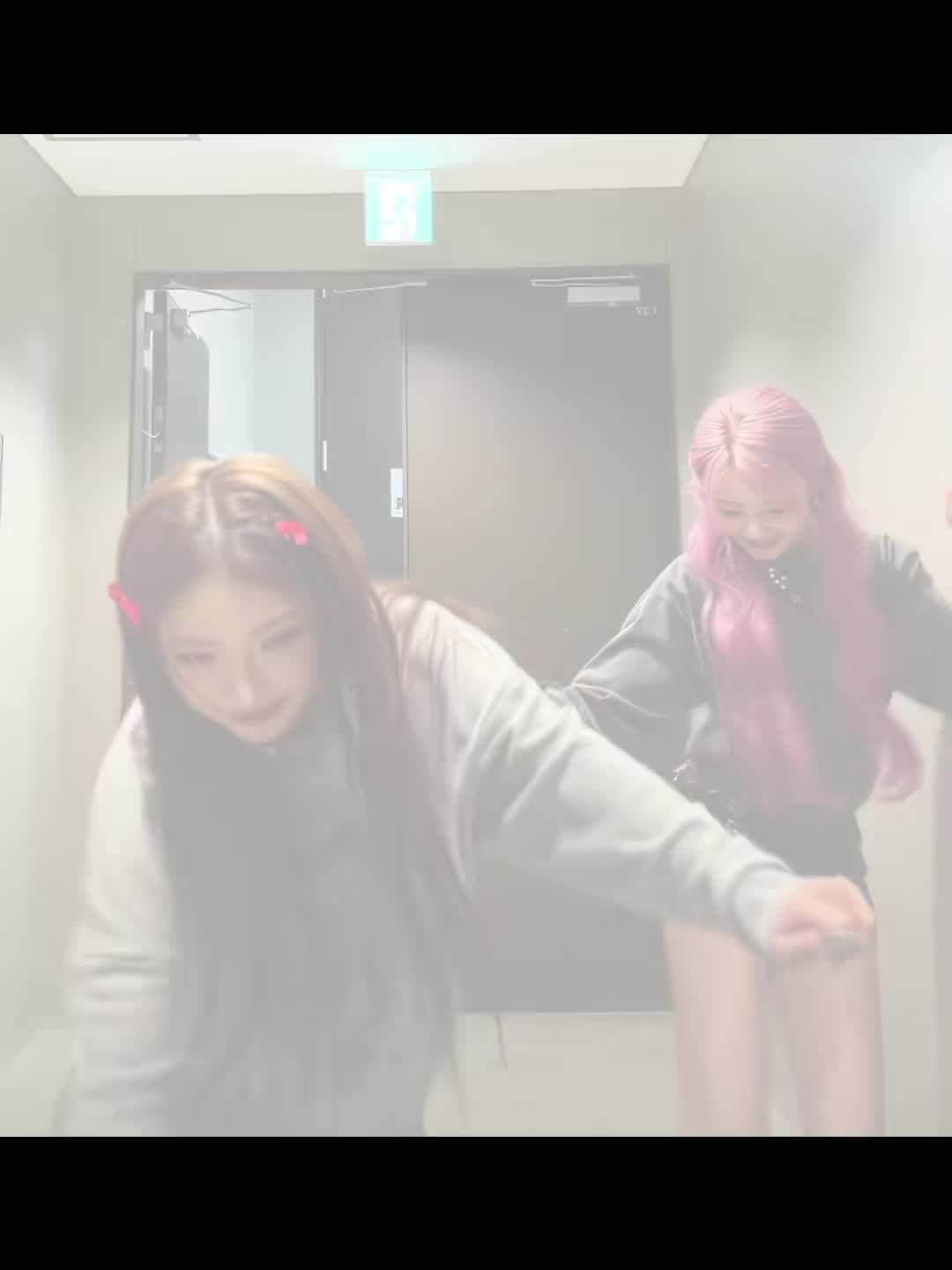 @J.nnie'