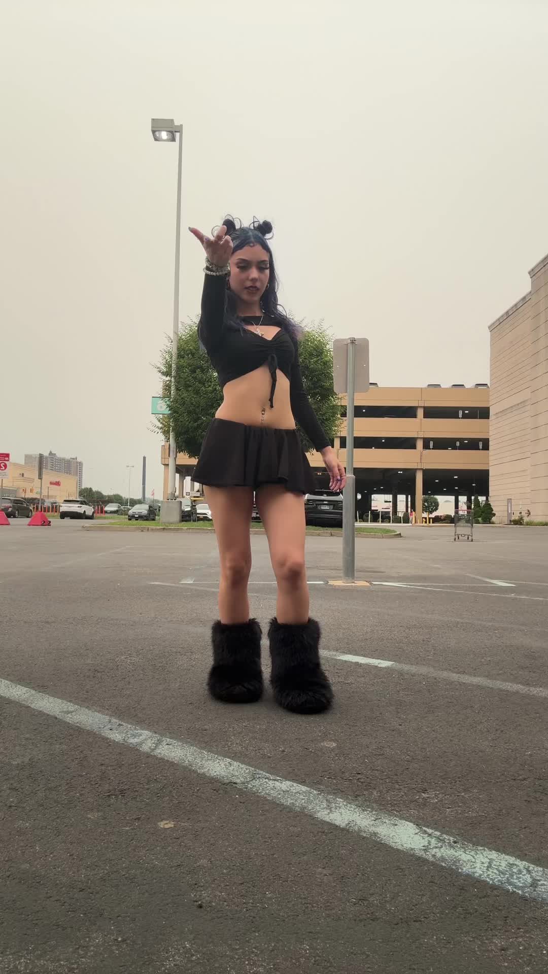 @qh0st1n
