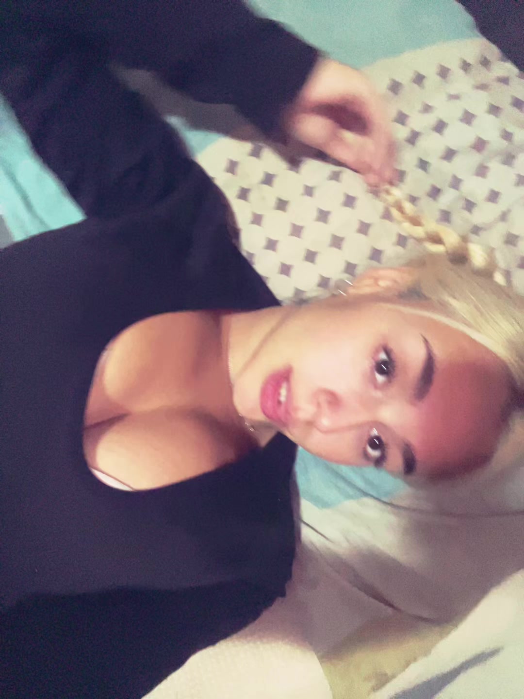 @𝓐𝔃𝓾𝓾🕷️