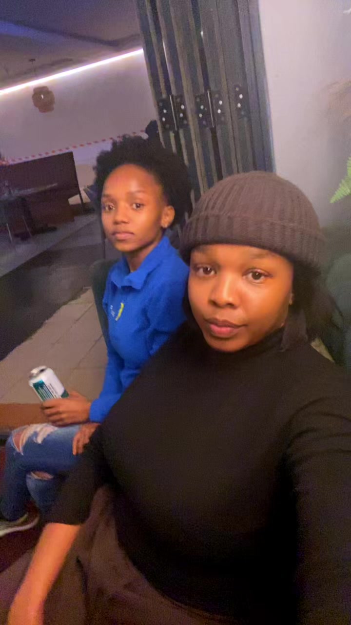 @Ms Lau&rsquo;ra DJ 🇧🇼🇿🇦