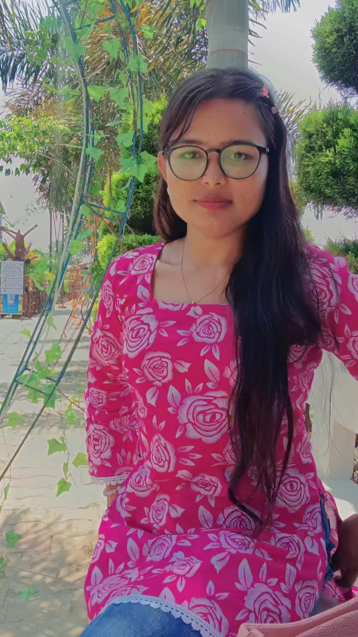 @👑pinky pahari 🍁💚🥀