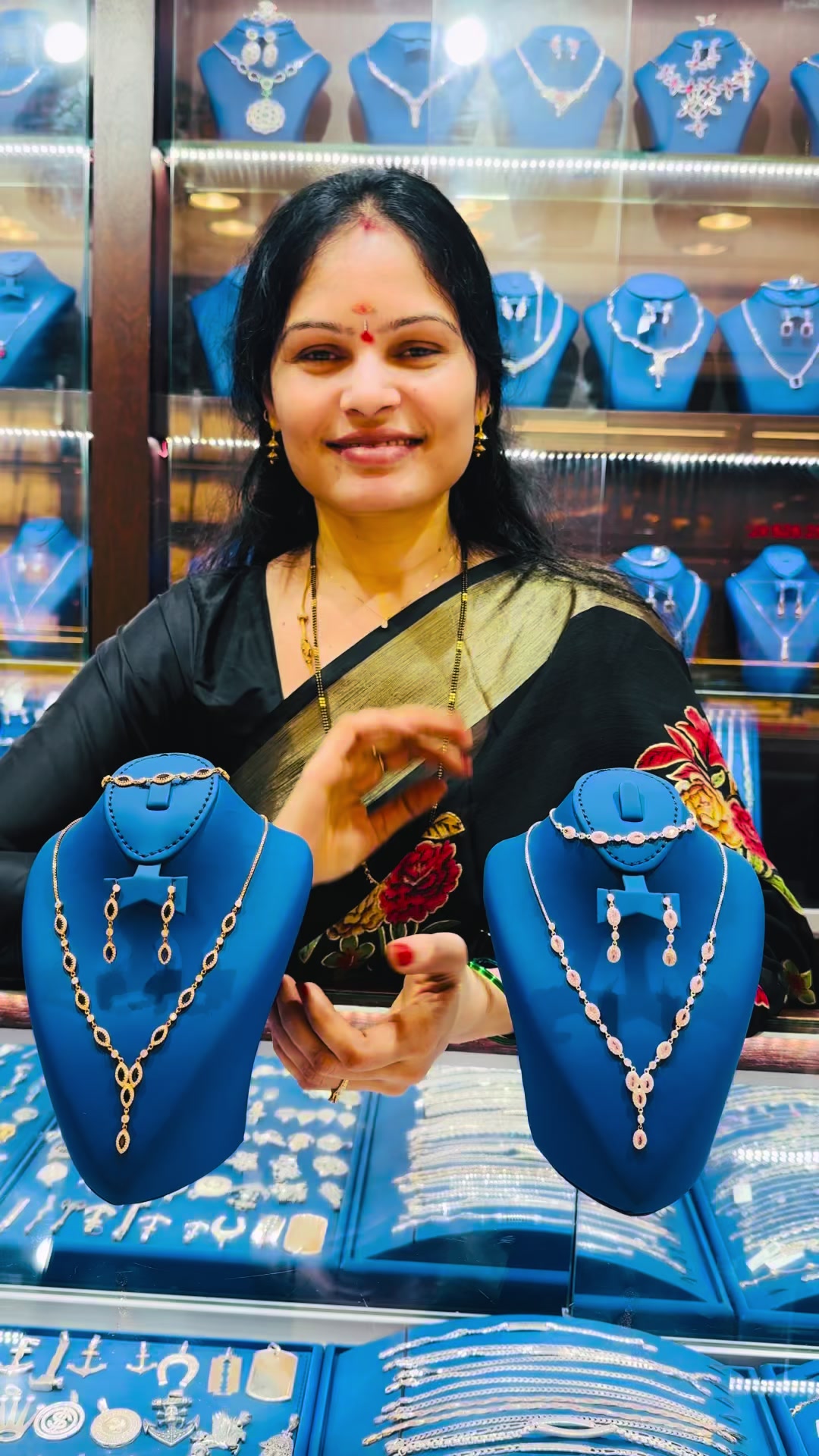 @DUBAI LO RADHA
