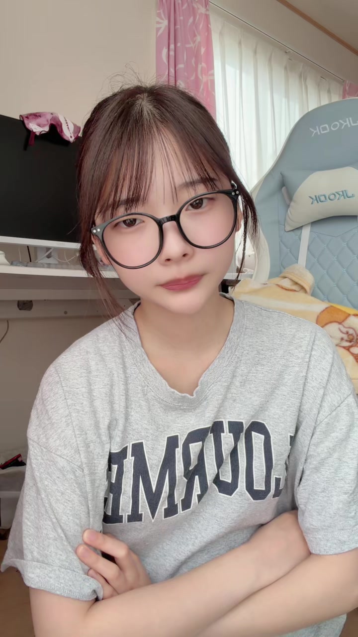@心🍀🕊️🎬