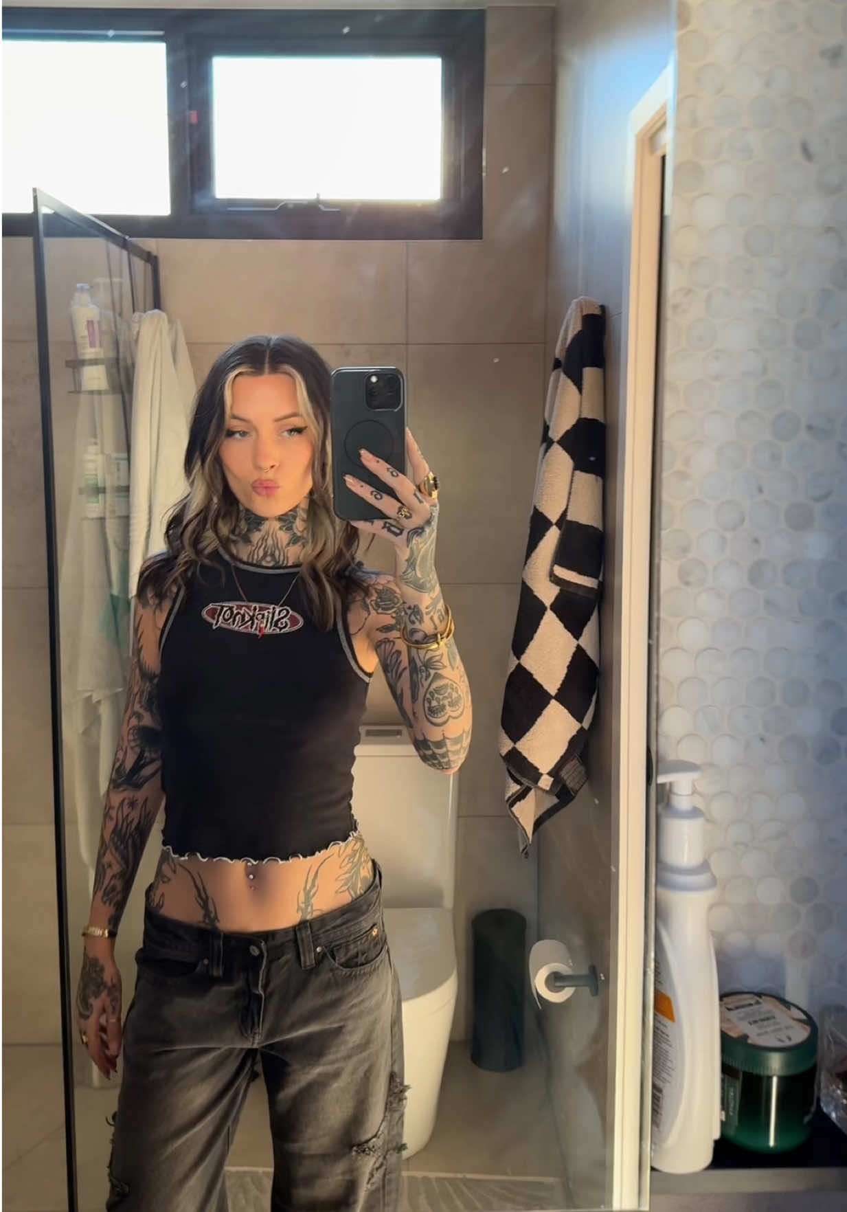 @bronk.fox