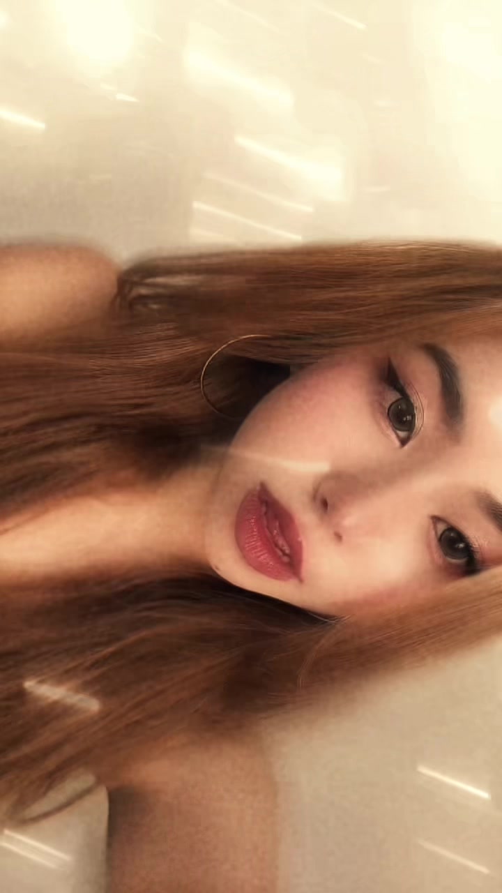 @lizaa
