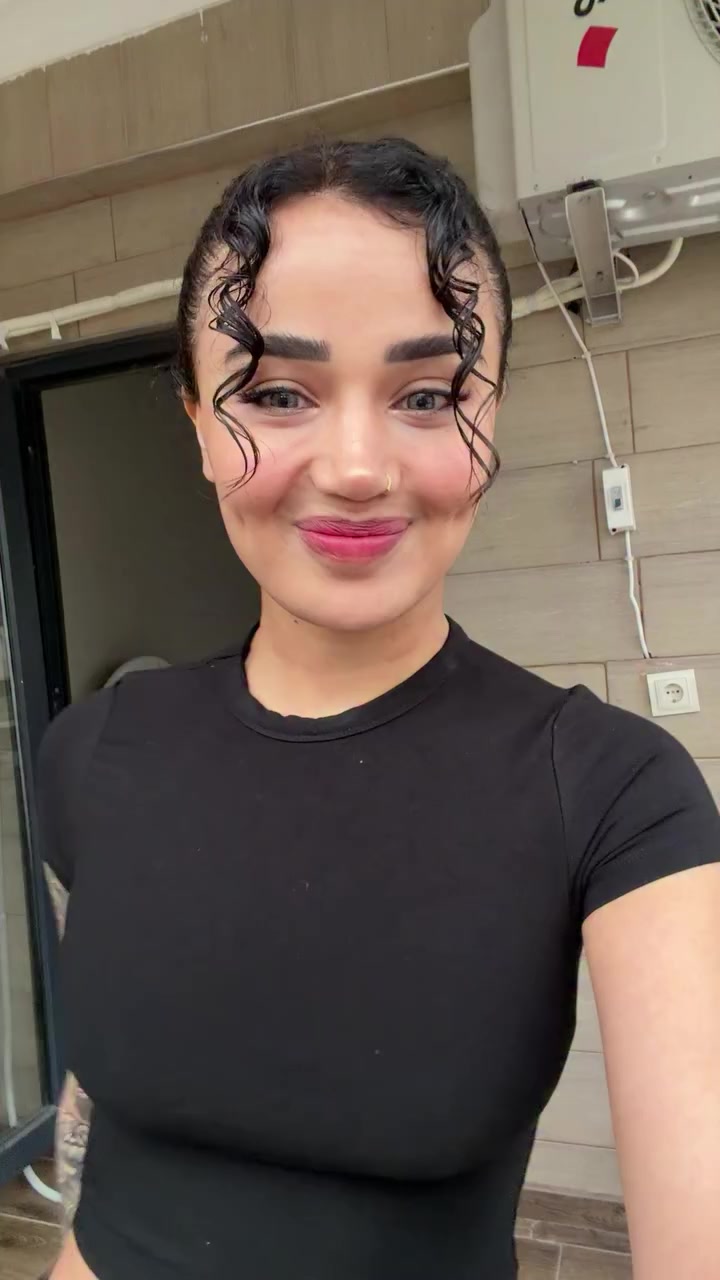 @MELEK AZAD 😇