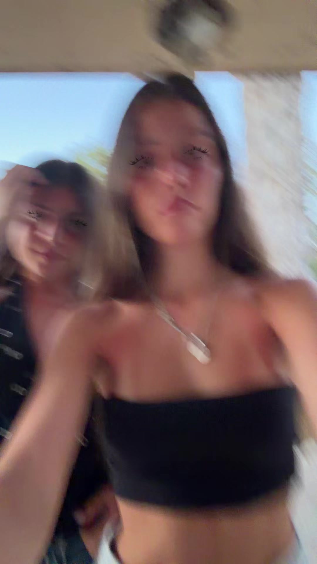 @Ella