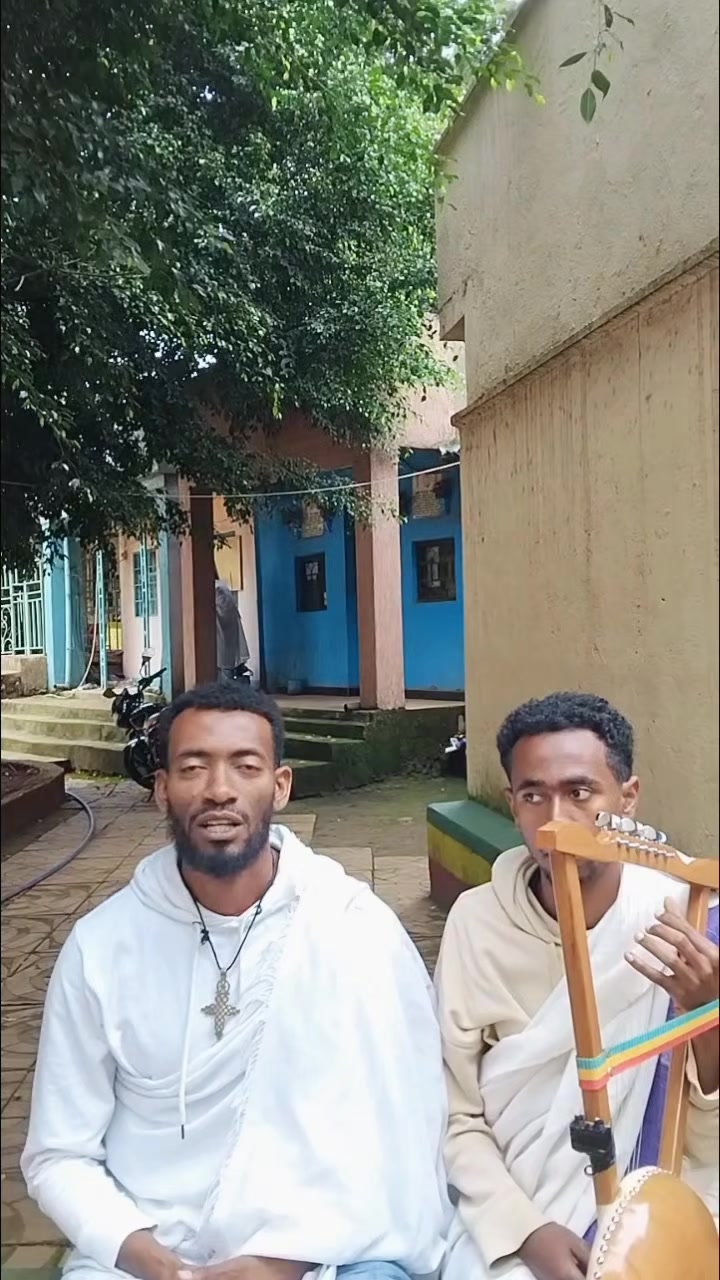 @ነቃ ጥበብ