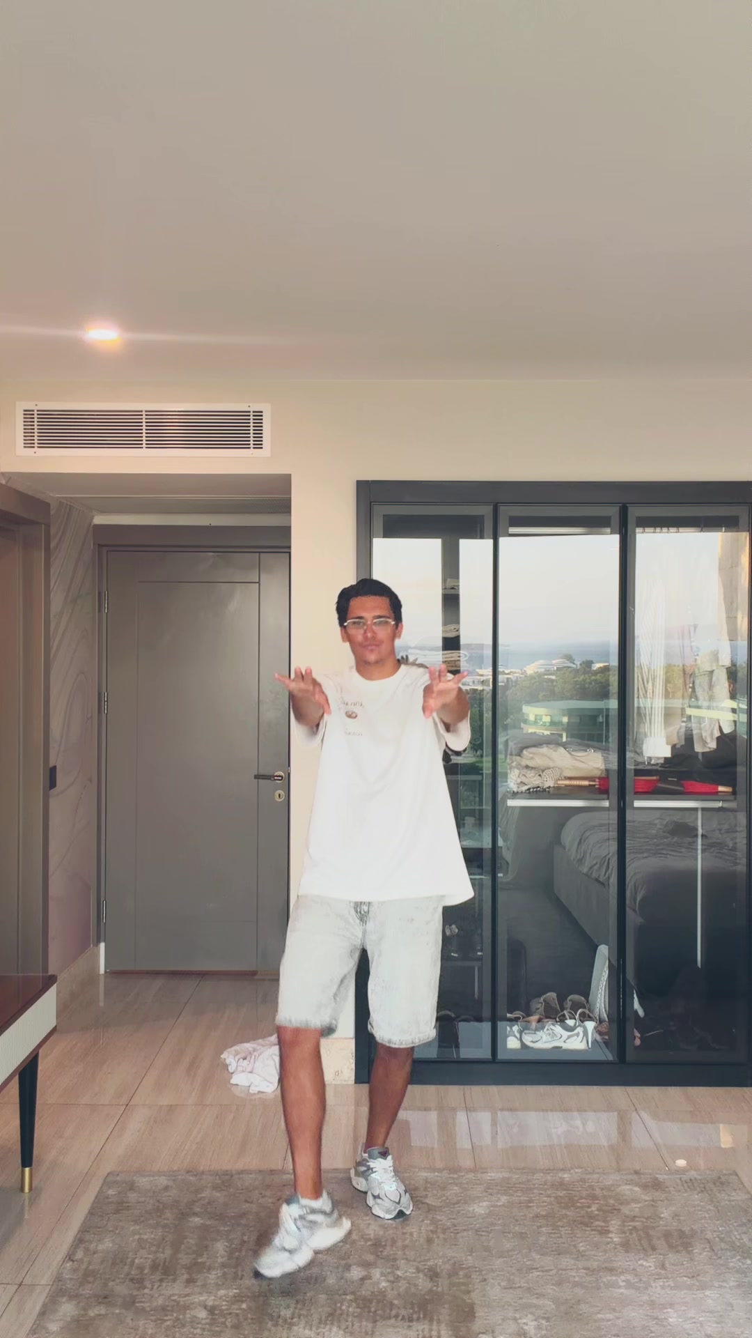 @wall.ey