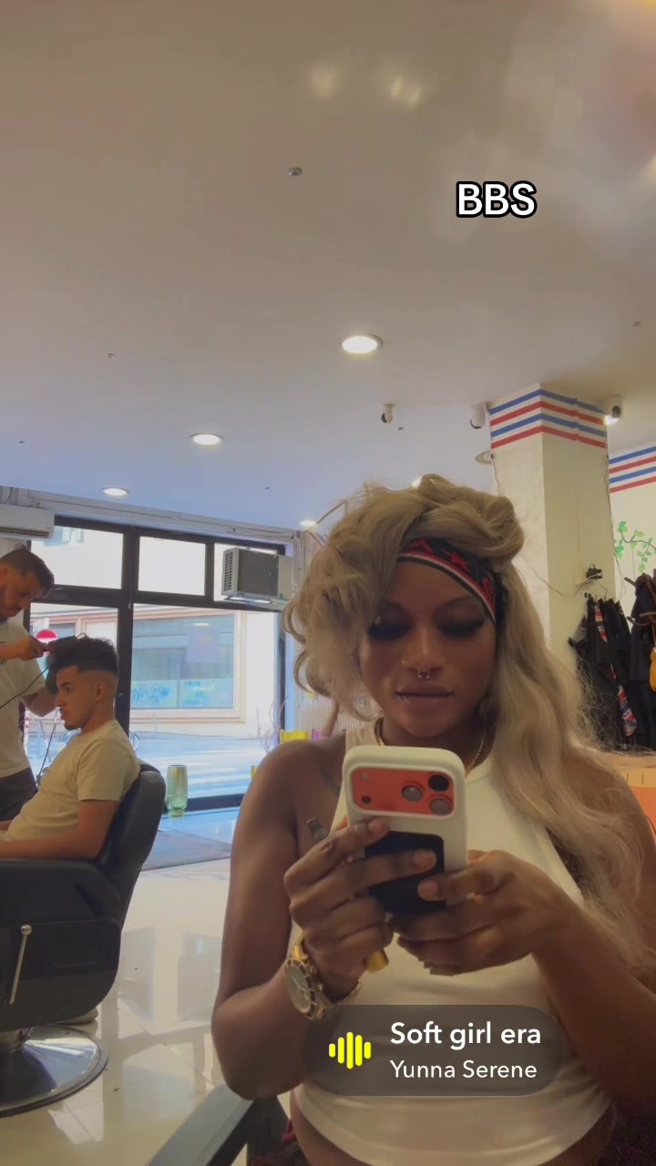 @becky 💋❤️💋💐❤️