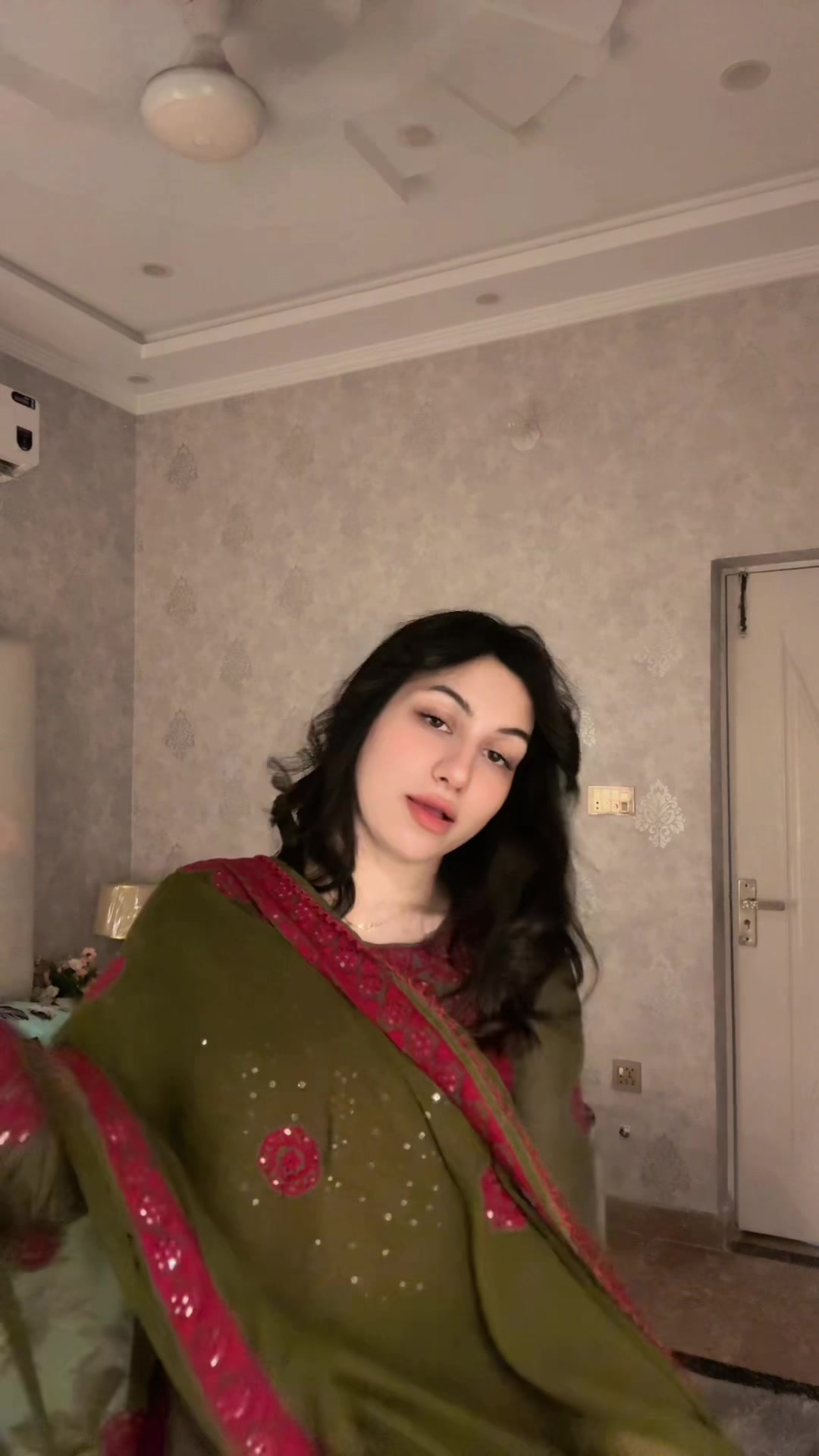 @🧚♀️AMBAR KHAN🍯🐝