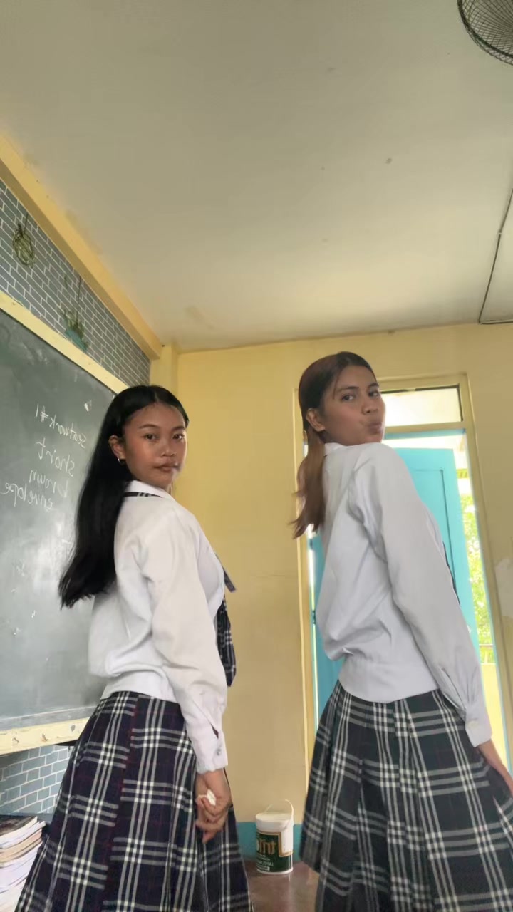 @Ainie