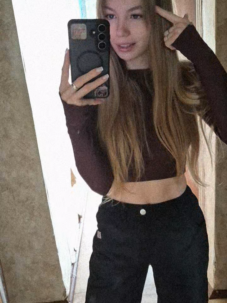 @Анютик😈