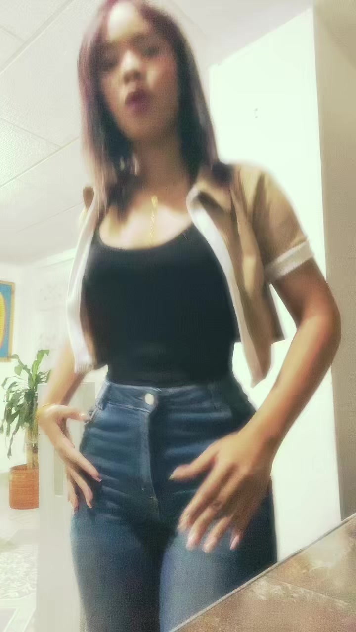 @whoisAna._