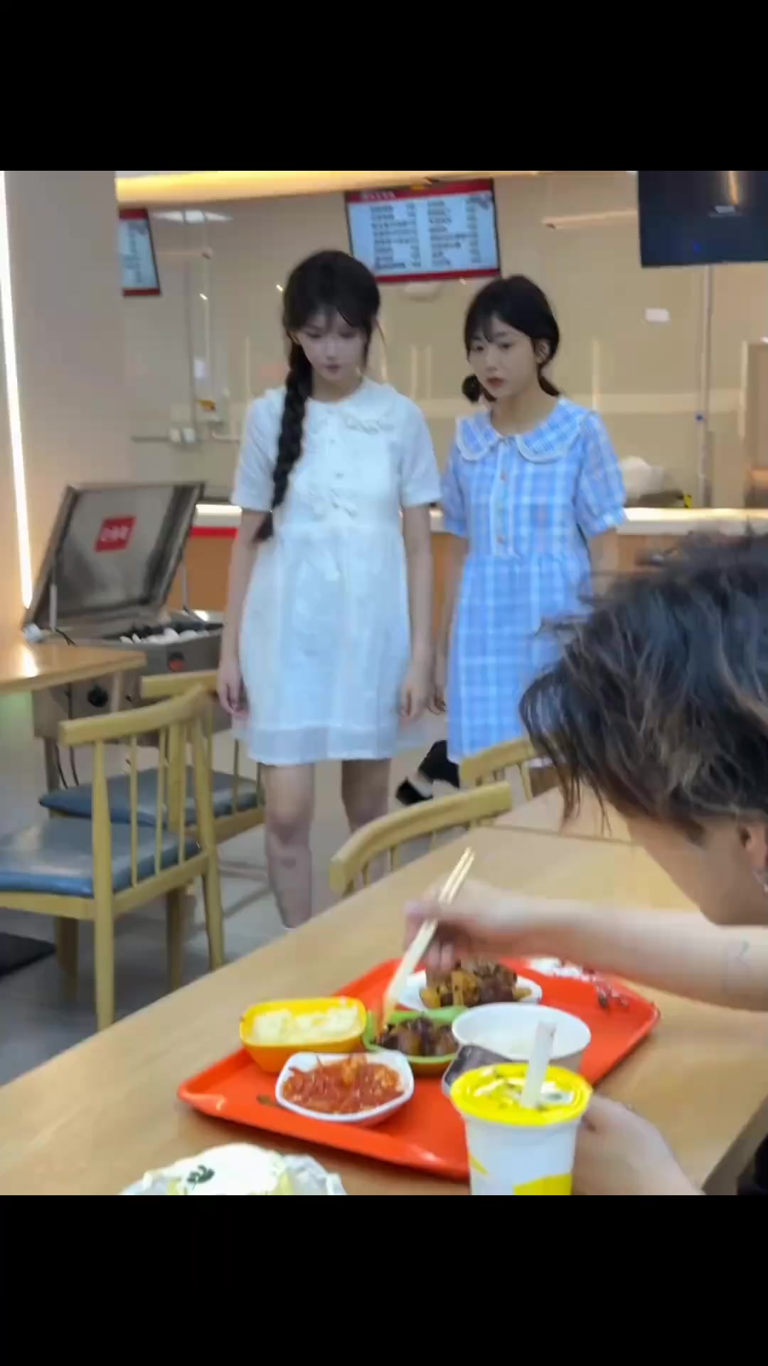@不吃奶露拖