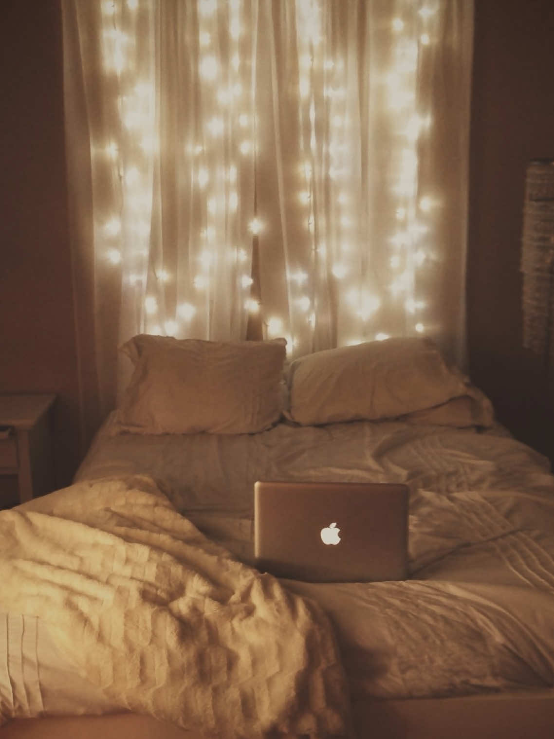 @𝒜.