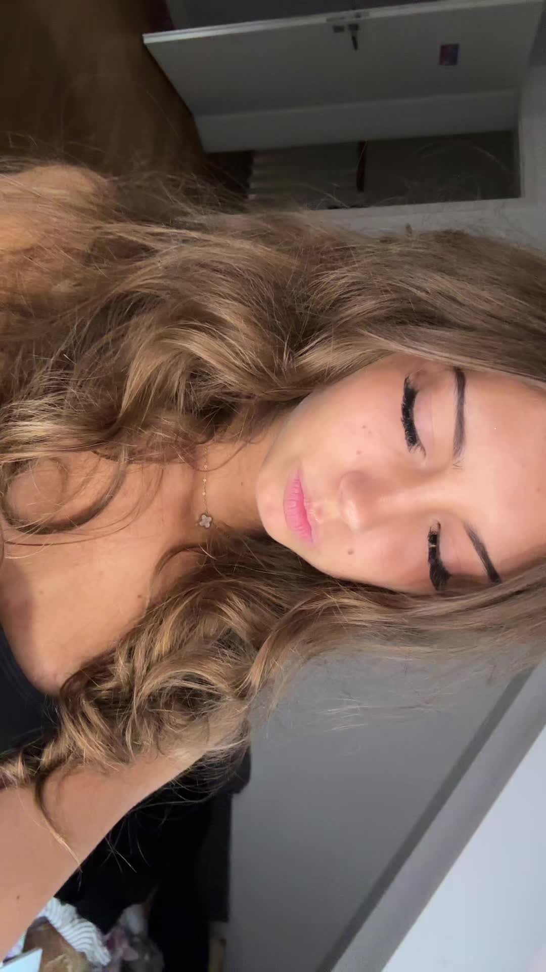 @antosikk_