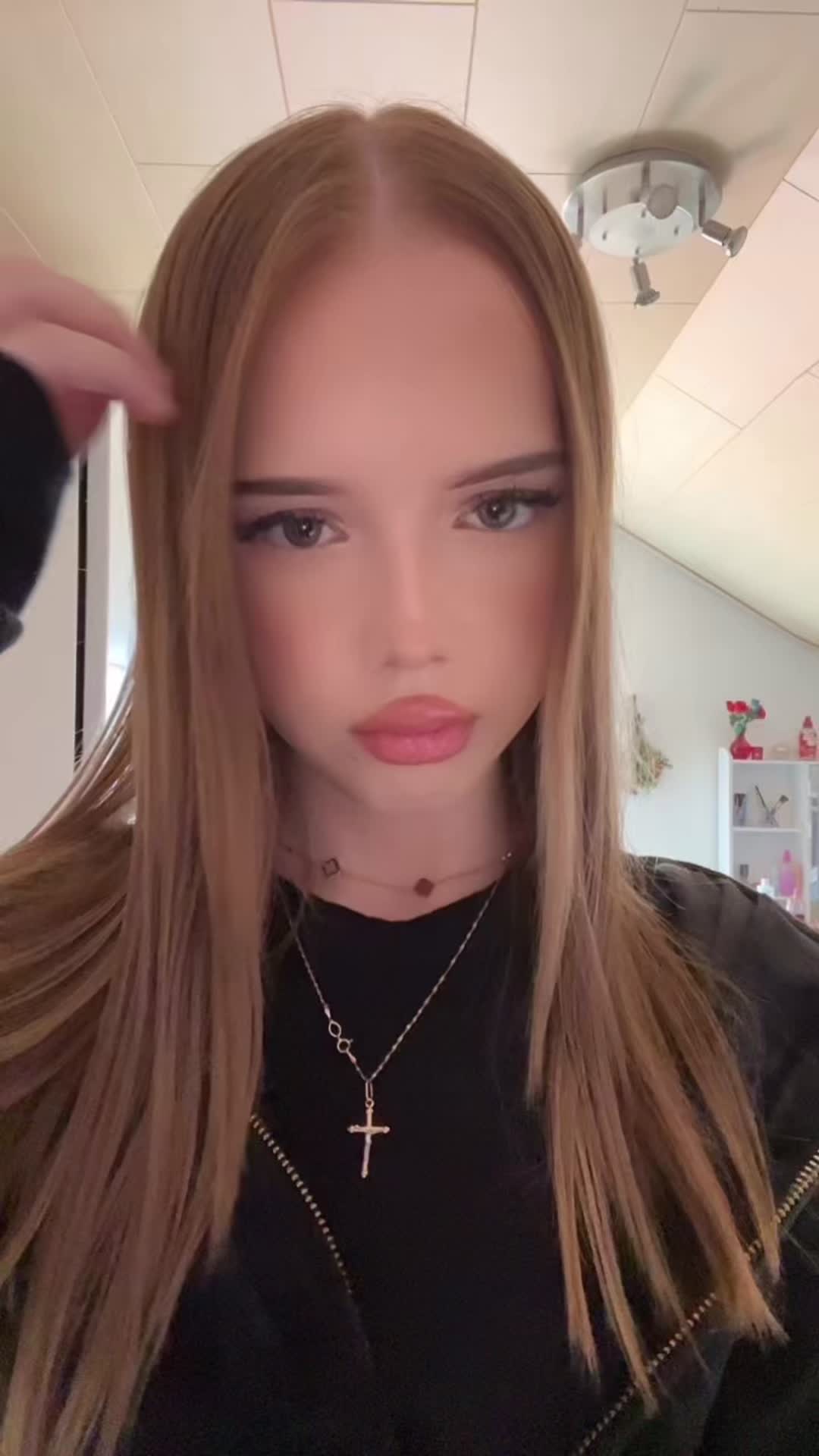 @𝑳𝑨𝑹𝑨 𝑴𝑬𝑳𝑰𝑵𝑨