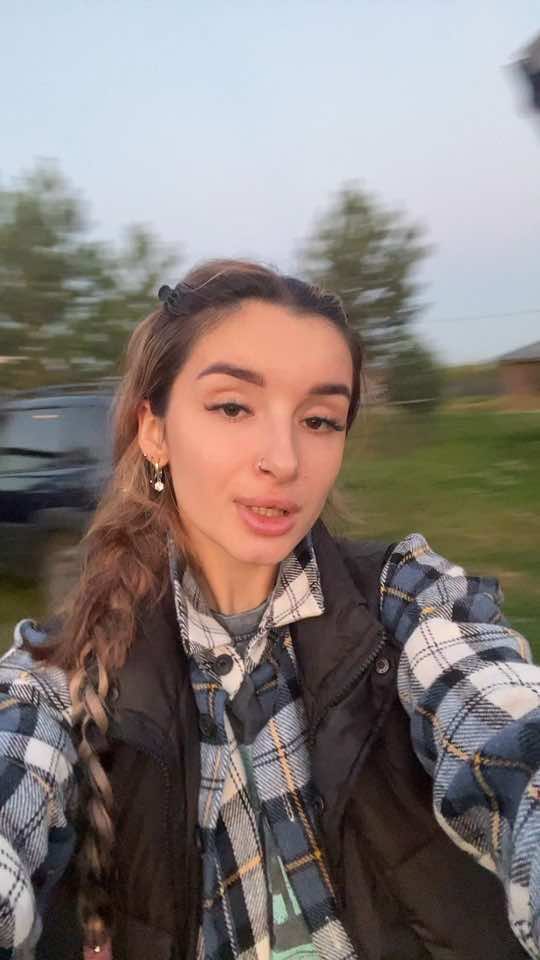 @ививюха🐸