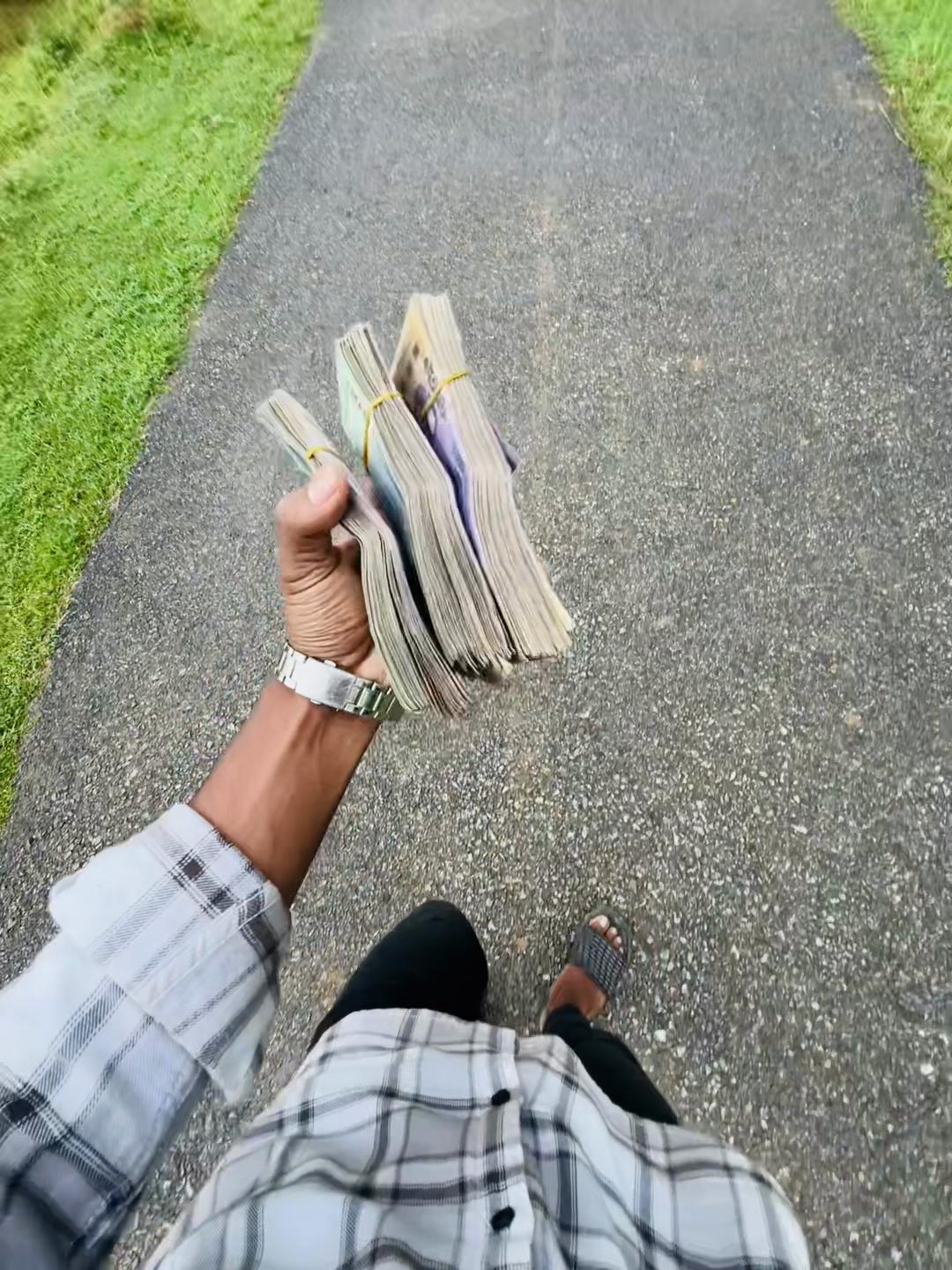 @0.9% 💔