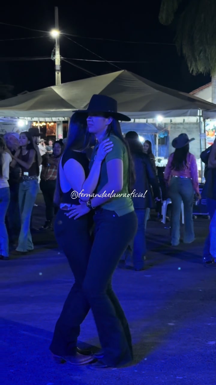 @Laura Machado Oficial