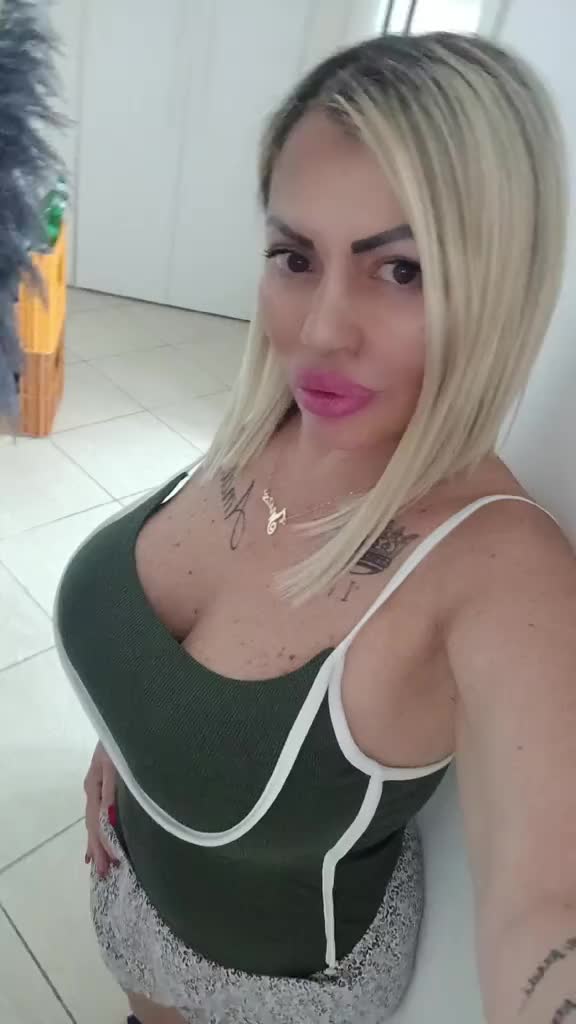 @ChanelFerone