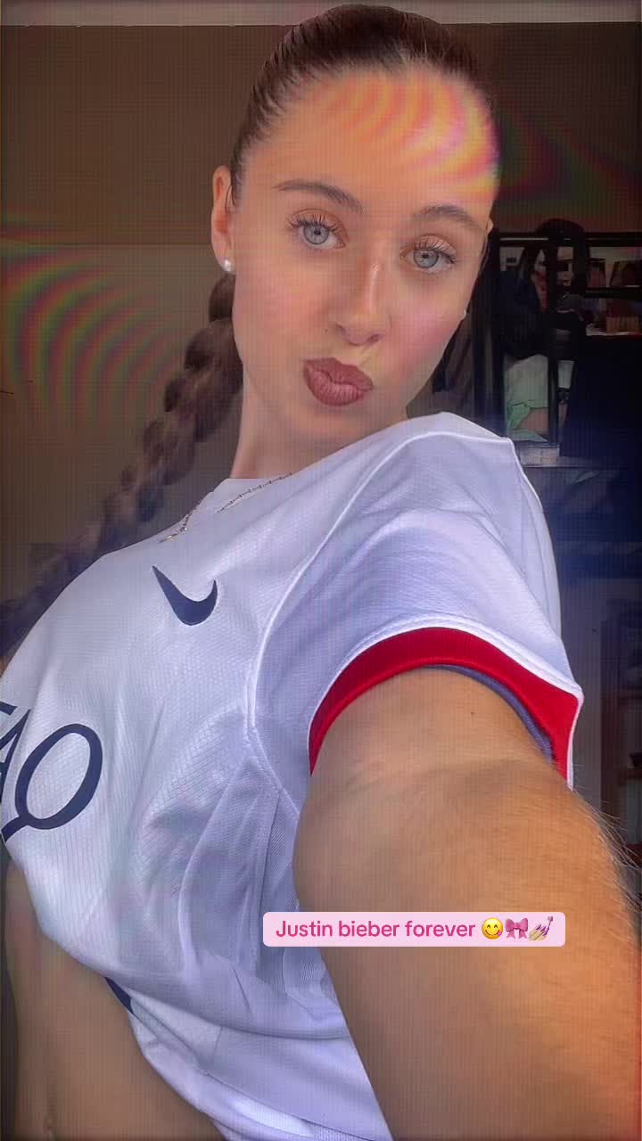 @𝐸𝓃𝑜𝓁𝒶_𝒶𝑔𝓍🌺