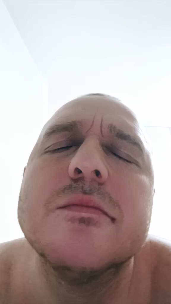 @iQ1q