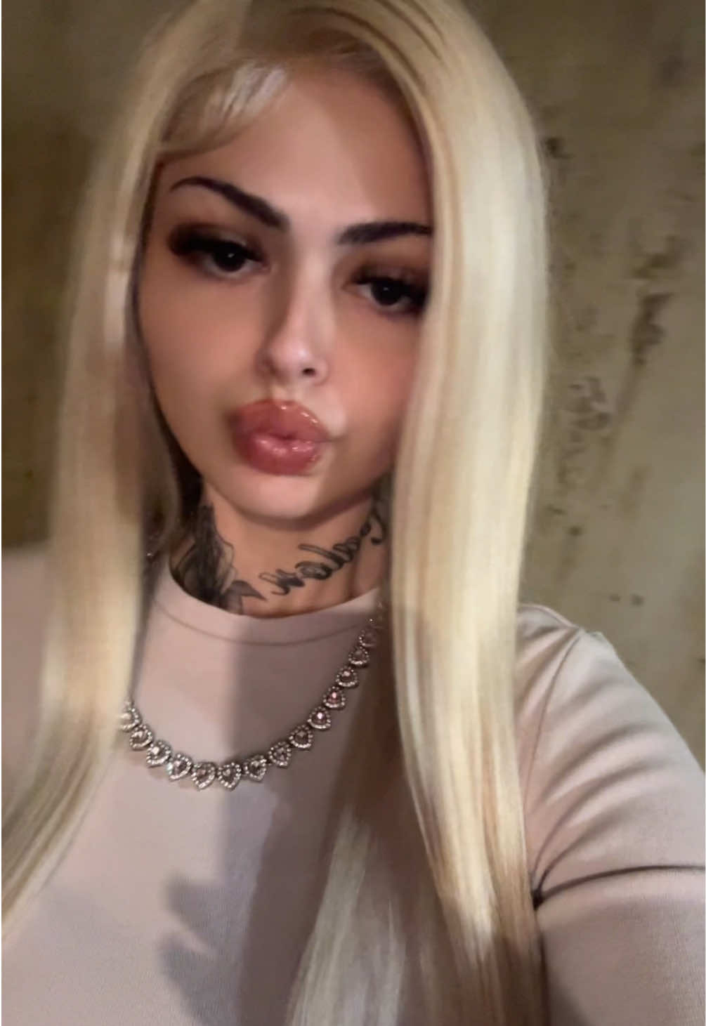 @🧟♀️🩶